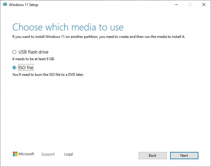 Χειροκίνητο format του υπολογιστή και κατέβασμα των Windows 11
