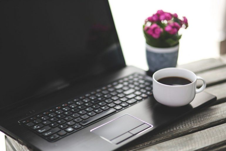 F*ck! Χύθηκε καφές στο laptop μου – τώρα; Χύθηκε καφές στο laptop μου - τώρα;