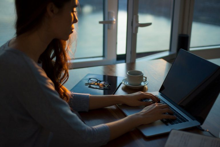 Πως να βγάλεις χρήματα από το guest blogging Πως να βγάλεις χρήματα από το guest blogging
