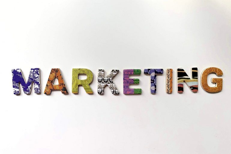 Τι είναι το Affiliate Marketing και πως λειτουργεί; Οδηγός για αρχάριους Τι είναι το Affiliate Marketing; Μπορείς να βγάλεις λεφτά από αυτό;