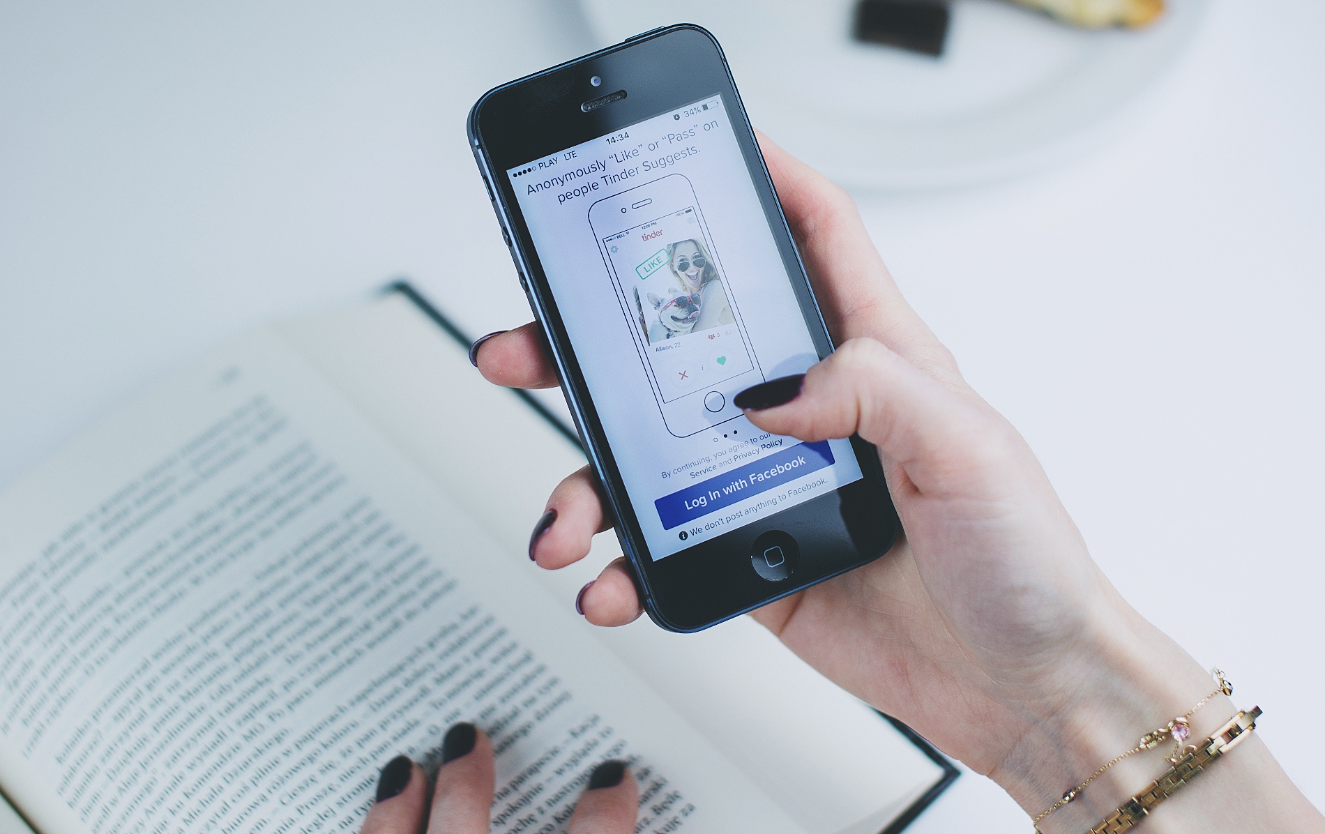 Πως να δεις ποιοι σε κάναν like στο Tinder δωρεάν