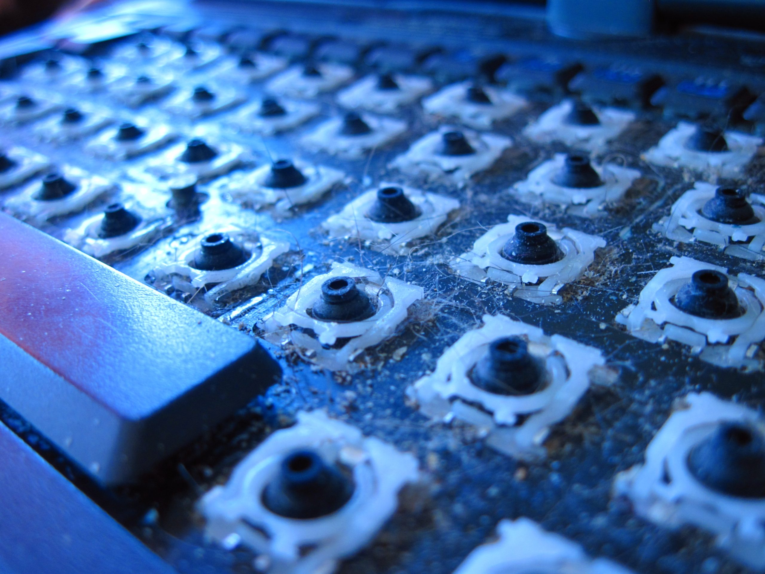 Καθαρισμός πληκτρολογίου laptop